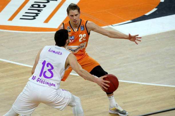 他的灵活策 他的灵活策